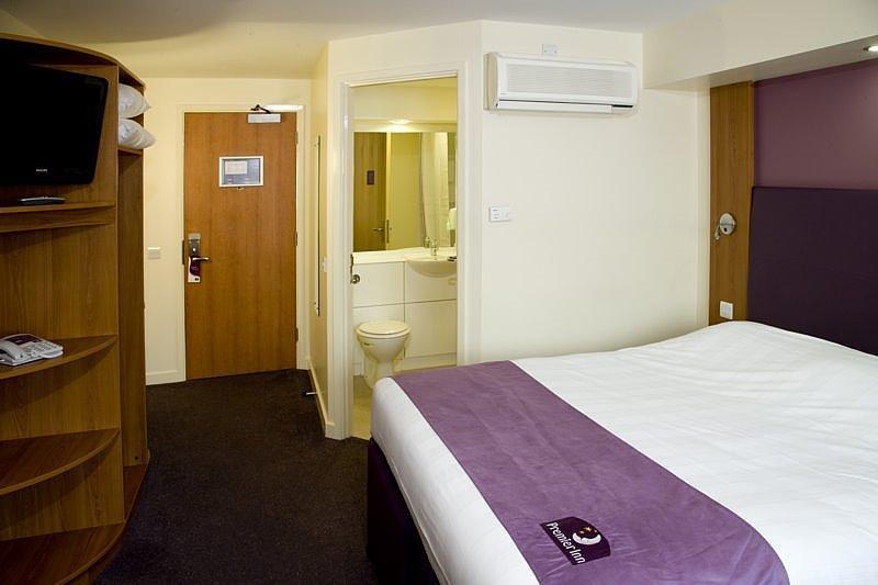 Premier Inn Bournemouth Central חדר תמונה