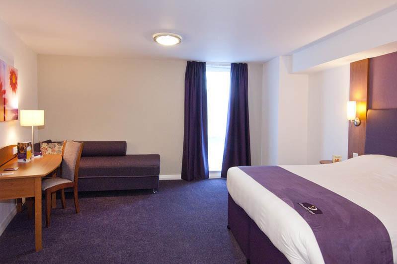 Premier Inn Bournemouth Central חדר תמונה